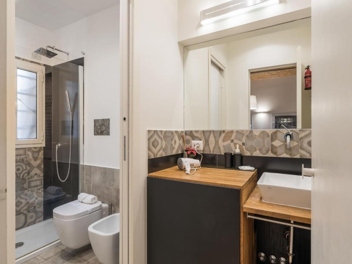 The Best Rent - Elegant Flat Near Colosseum Róma Kültér fotó